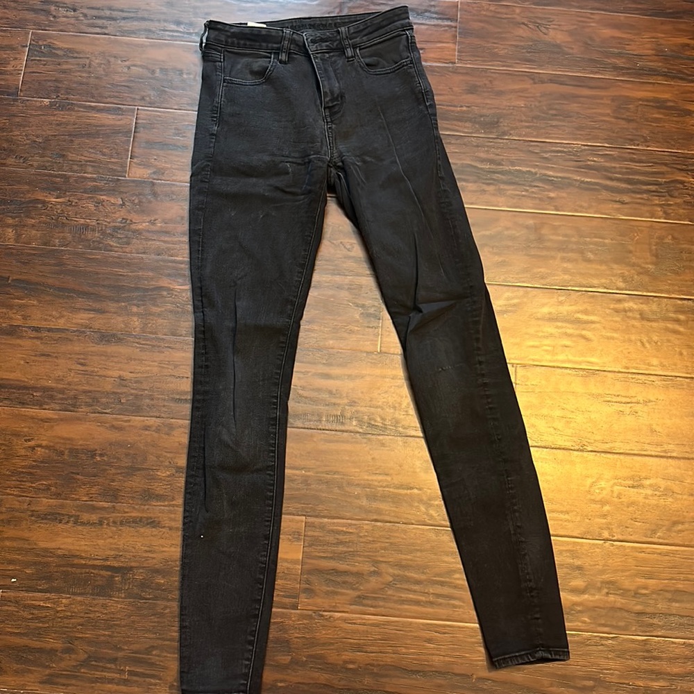 American Eagle size 4 black stretch skinny jeans